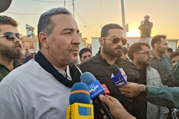 استاندار ایلام خبر داد: ۷۵ هزار زائر از مرز مهران به شهرهای محل سکونت خود منتقل شدند استاندار ایلام خبر داد: ۷۵ هزار زائر از مرز مهران به شهرهای محل سکونت خود منتقل شدند