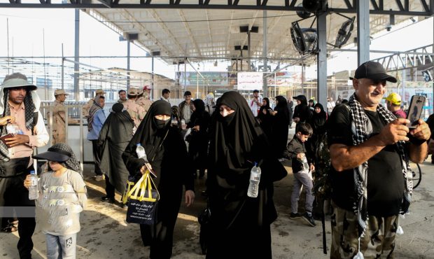 مدیرکل راهداری و حمل و نقل جاده‌ای استان ایلام خبر داد: تردد ۶۷ هزار و ۸۹۴ زائر اربعین طی شبانه‌روز گذشته از مرز مهران