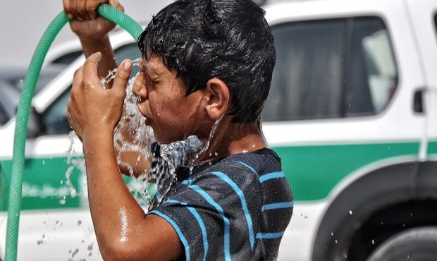 رئیس دانشگاه علوم پزشکی از مراجعه بیش از ۱۴۰ نفر در ایلام به دلیل گرمازدگی به مراکز درمانی خبر داد