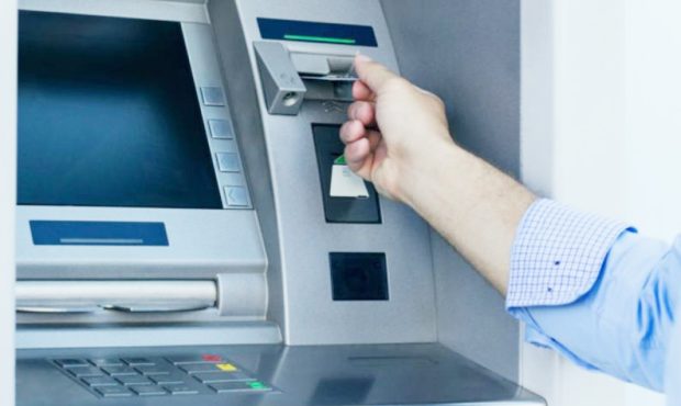 استقرار ۹۰ دستگاه خودپرداز در مرز مهران؛ سقف برداشت یک میلیون تومان است