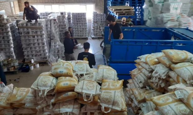 تحویل اولین محموله مواد غذایی ستاد اجرایی فرمان امام به موکب داران ایلامی