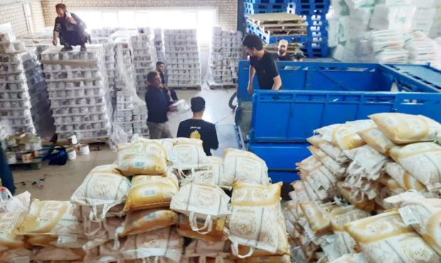 تحویل اولین محموله مواد غذایی ستاد اجرایی فرمان امام به موکب داران ایلامی