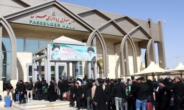 مدیر پایانه مرزی مهران از تردد ۳۵۱ هزار نفر از مرز مهران خبر داد