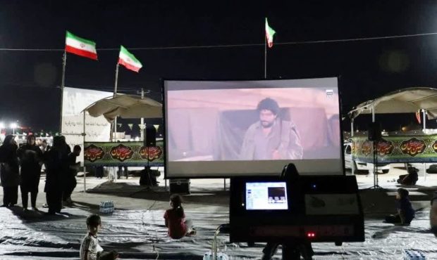 مسئول موکب هنرمندان ایلام و ایران (شین) خبر داد: فعالیت سینما سیار اربعین در موکب شین با پخش ۲ فیلم در هر شب