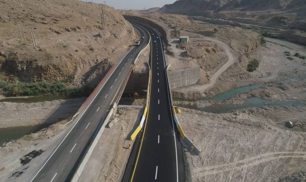 پل صلواتی در محور ایلام – مهران با هدف رفع گره‌های ترافیکی و تردد زوار زیر بار ترافیک رفت