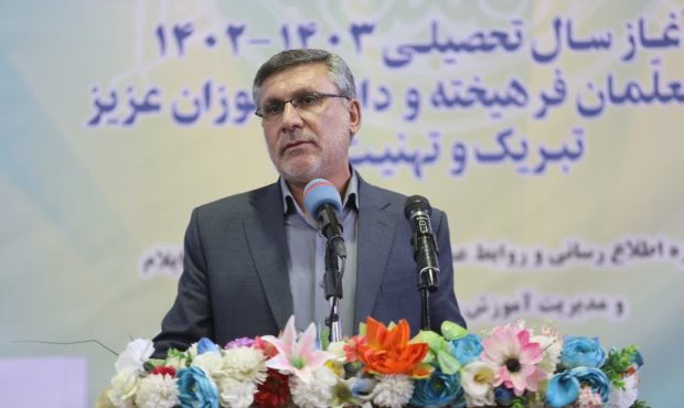 معاون سیاسی و امنیتی استاندار ایلام تاکید کرد: دانش آموزان باید به سلاح علم و دشمن‌شناسی مجهز باشند