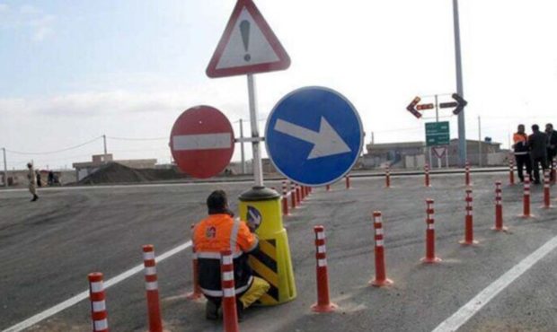 نصب ۴۳ هزار تابلو و علائم خطر در جادههای ایلام نصب ۴۳ هزار تابلو و علائم خطر در جادههای ایلام