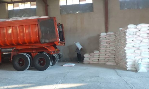 توزیع بیش از ۶۰۰۰ تن کود شیمیایی بین بهره برداران کشاورزی در دهلران