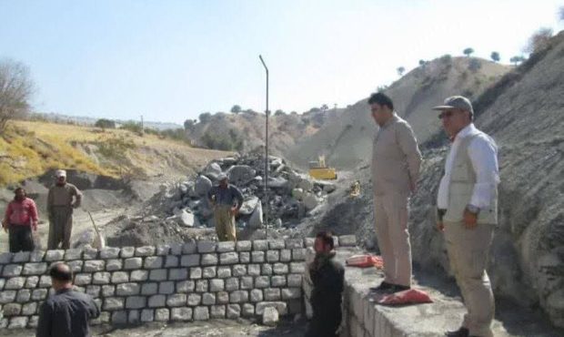 مدیرکل منابع طبیعی ایلام تاکید کرد: جلوگیری از افت سطح آب‌های زیرزمینی با اجرای پروژه های آبخیزداری ایلام