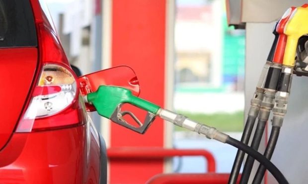 محکومیت هفت میلیارد و ۸۰۰ میلیون ریالی یک جایگاه سوخت در ایلام محکومیت هفت میلیارد و ۸۰۰ میلیون ریالی یک جایگاه سوخت در ایلام