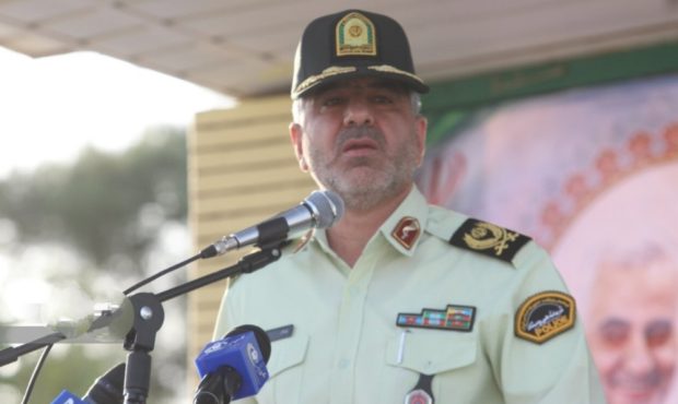 فرمانده انتظامی استان ایلام تاکید کرد: یکی از شاخص های برجسته ایلام که این استان را از دیگر استانها متمایز می کند بحث اربعین حسینی است فرمانده انتظامی استان ایلام تاکید کرد: یکی از شاخص های برجسته ایلام که این استان را از دیگر استانها متمایز می کند بحث اربعین حسینی است