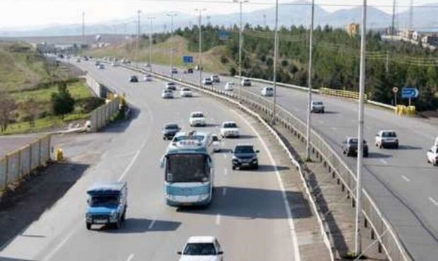 مدیرکل راهداری و حمل و نقل جاده‌ای از ثبت ۳۲ میلیون تردد وسایل نقلیه در جاده‌های ایلام خبر داد