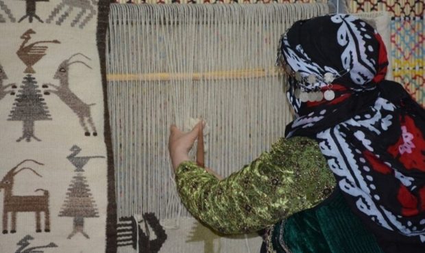 مدیرکل میراث فرهنگی، صنایع دستی و گردشگری از برپایی۱۶ نمایشگاه صنایع دستی در ایلام تا پایان سال خبر داد