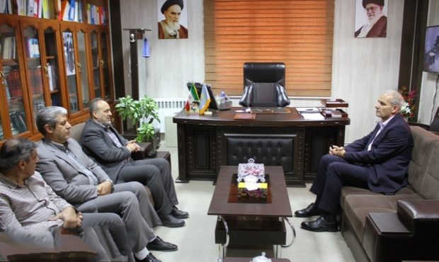 سرپرست زندان‌های ایلام از اهدای ۱۰۰۰ جلد کتاب به کتابخانه زندان‌های استان ایلام خبر داد