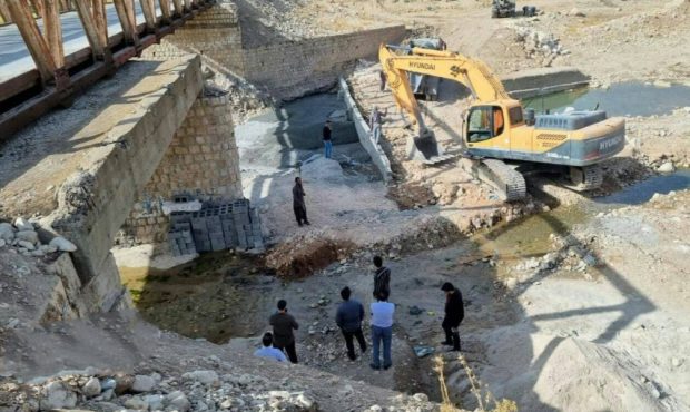 فرماندار سیروان خبر داد: ایمن سازی و مناسب سازی جاده چشمه چاهی در دستور کار قرار دارد