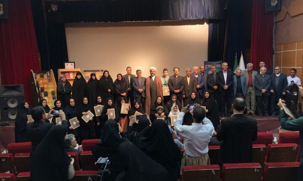 تجلیل از منتخبین استانی هفته کتاب سال ۱۴۰۲ در ایلام