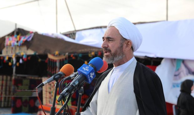 نسل جوان و عموم مردم بایستی برای حفاظت از کیان اسلامی و آرمان های انقلاب در خط رهبری حرکت کنند