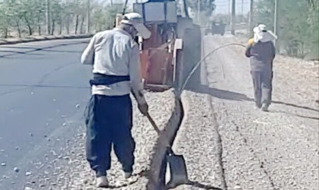 مدیرکل ارتباطات و فناوری استان از اجرایی شدن ۷۰ کیلومتر فیبر نوری تا پایان سال در ایلام خبر داد مدیرکل ارتباطات و فناوری استان از اجرایی شدن ۷۰ کیلومتر فیبر نوری تا پایان سال در ایلام خبر داد