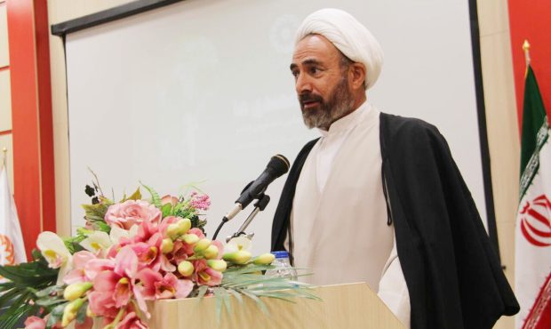 امام جمعه ایلام در آیین بزرگداشت هفته معلولان: مجموعه خدمات ارایه شده به معلولان باید موجب آسایش این قشر شود