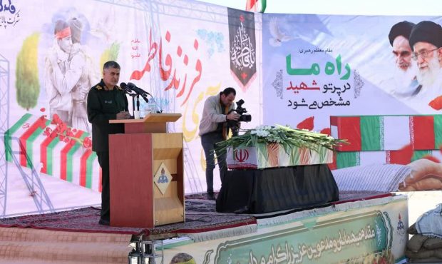 سردار شاکرمی در مراسم تشیع و تدفین شهید گمنام؛ شهدای گمنام ضامن عزت و اقتدار ایران اسلامی هستند سردار شاکرمی در مراسم تشیع و تدفین شهید گمنام؛ شهدای گمنام ضامن عزت و اقتدار ایران اسلامی هستند