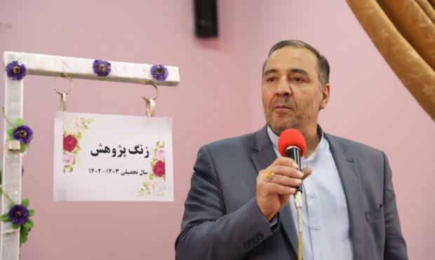 استاندار ایلام در آئین نواخته شدن زنگ پژوهش: دانش آموزان باید قدر دانشمندان و فرهیختگان را در همه حوزه‌ها را بدانند