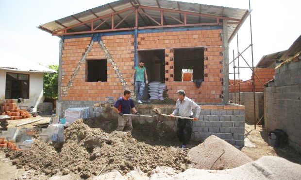 معاون بنیاد مسکن ایلام خبر داد: ۱۰۰ واحد مسکونی روستایی با مشارکت بسیج سازندگی ساخته شد معاون بنیاد مسکن ایلام خبر داد: ۱۰۰ واحد مسکونی روستایی با مشارکت بسیج سازندگی ساخته شد