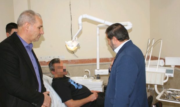 با حضور رئیس‌ کل دادگستری استان ایلام انجام شد؛ خدمت‌رسانی رایگان پزشکان جهادی به زندانیان ایلامی