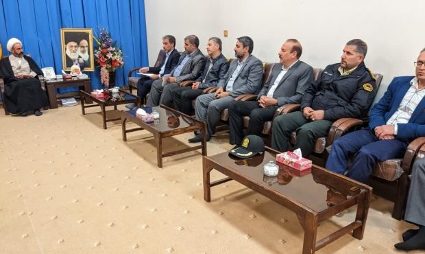 در دیدار رئیس سازمان جهادکشاورزی با امام جمعه ایلام: کاهش ۵۰ درصدی صدور مجوز تغییر کاربری در اراضی زراعی در دیدار رئیس سازمان جهادکشاورزی با امام جمعه ایلام: کاهش ۵۰ درصدی صدور مجوز تغییر کاربری در اراضی زراعی