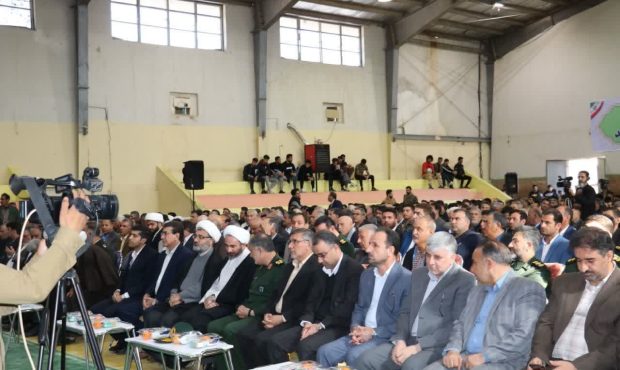 گزارش تصویری/هماکنون یادواره شهدای گرانقدر ورزشکار و زمین فوتبال شهرستان گزارش تصویری/هماکنون یادواره شهدای گرانقدر ورزشکار و زمین فوتبال شهرستان