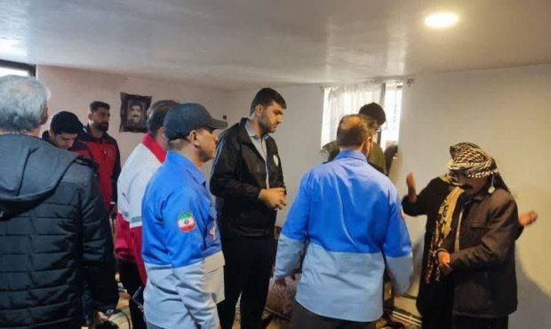 امدادرسانی به ۱۰ نفر متاثر از سیل و آبگرفتگی/ تخلیه آب ۲ منزل مسکونی در شهرستان ایلام توسط نجاتگران هلال احمر