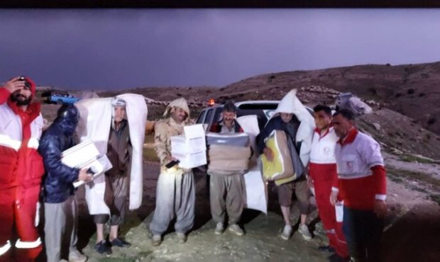 مدیرعامل جمعیت هلال احمر استان ایلام خبر داد: امدادرسانی نجاتگران هلال احمر استان ایلام به ۴۱ نفر متاثر از سیل و آبگرفتگی