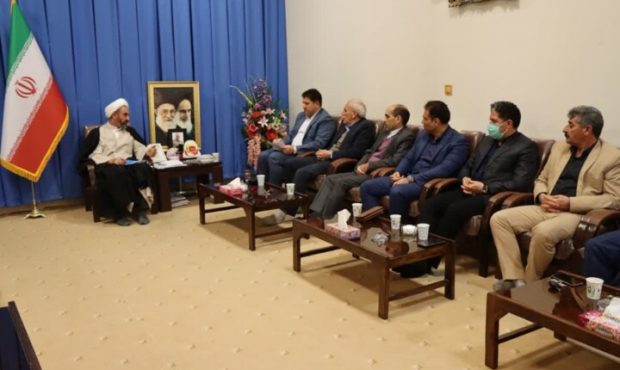 امام جمعه ایلام: برای فروش صنایع دستی و آثار تولیدی هنر صنعتگران استان باید شرایط و بستر لازم را فراهم کرد امام جمعه ایلام: برای فروش صنایع دستی و آثار تولیدی هنر صنعتگران استان باید شرایط و بستر لازم را فراهم کرد