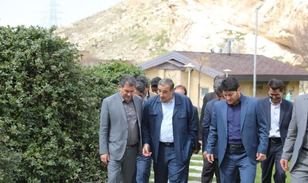 استاندار ایلام از ورودی میدان قرآن و میدان ارغوان شهر ایلام بصورت سرزده بازدید بعمل آورد