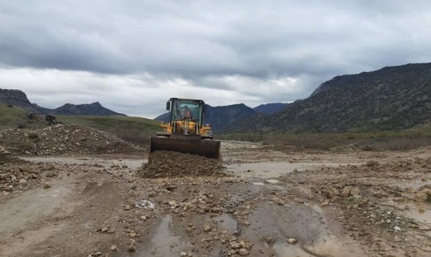 مدیرکل راهداری و حمل و نقل جاده ای استان ایلام خبر داد: ریزش برداری در ۴۲ مقطع از محورهای ایلام انجام شد