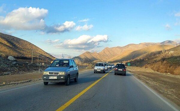 مدیرکل راهداری و حمل و نقل جاده ای ایلام خبر داد: تردد در محورهای مواصلاتی ایلام در ایام نوروز ۴ درصد افزایش یافت