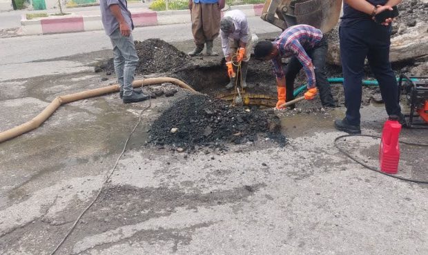 مدیرعامل شرکت آبفای ایلام: رفع ۳۲ مورد حادثه انسداد و پس زدگی فاضلاب بر اثر بارندگی های  اخیر در شهر ایلام