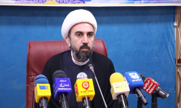 مدیرکل سازمان تبلیغات اسلامی استان ایلام خبر داد: آماده سازی یکهزار و ۵۰۰ پرچم متبرک حضرت علی(ع) برای توزیع بین مردم به مناسبت عید غدیر