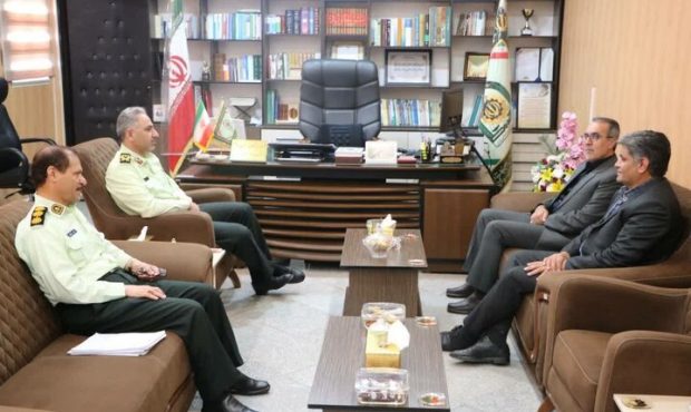 مشارکت‌های عمومی و نهادینه سازی امر پیشگیری از معضلات اجتماعی از اهداف مهم تعامل پلیس با کمیته امداد است