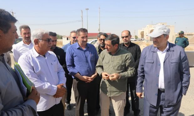 استاندار ایلام در جریان سفر به مهران و بازدید از زیرساخت های مسیر ایلام به مهران: پارکینگ خصوصی با ظرفیت ۱۰ هزار خودرو در مرز مهران ایجاد می شود