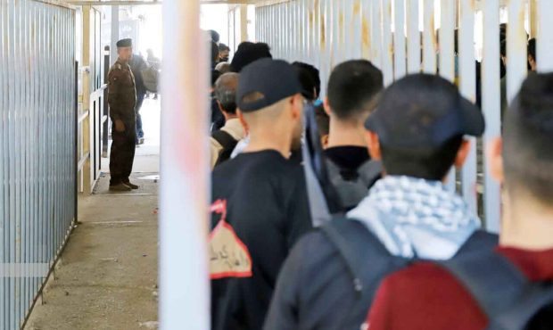 فرماندار مهران خبر داد: موج تردد زوار عتبات عالیات در مرز مهران آغاز شده است