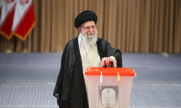رهبر انقلاب: ان شاءالله مردم عزیزمان رای بدهند و بهترین را انتخاب کنند