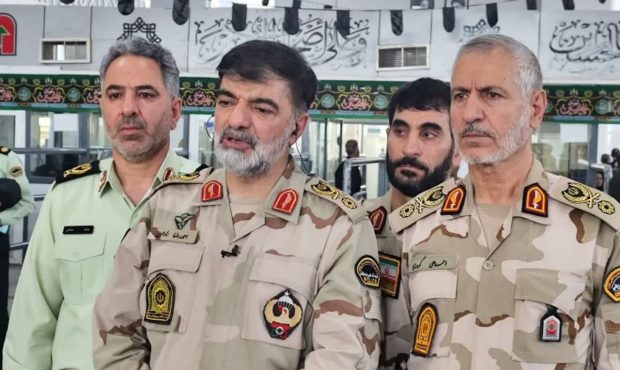 فرمانده کل انتظامی کشور در بازدید از پایانه مرزی مهران: امکان تردد زوار اربعین از مرز دریایی امکان‌پذیر شد