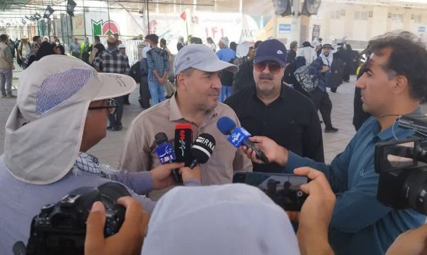 استاندار ایلام تاکید کرد: از زوار عزیز درخواست میشود که برای مراجعه به مرز مهران از خودروی شخصی استفاده کنند استاندار ایلام تاکید کرد: از زوار عزیز درخواست میشود که برای مراجعه به مرز مهران از خودروی شخصی استفاده کنند