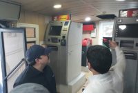 معاون هماهنگی امور اقتصادی استاندار ایلام در بازدید از دستگاه‌های خودپرداز در مرز مهران: دستگاه‌های خودپرداز سیار مرز مهران باید ۲۴ ساعته فعال باشند