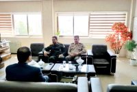 مدیرکل حفظ آثار دفاع مقدس استان ایلام با مهندس نبی پور مدیر مخابرات منطقه ایلام دیدار نمودند مدیرکل حفظ آثار دفاع مقدس استان ایلام با مهندس نبی پور مدیر مخابرات منطقه ایلام دیدار نمودند