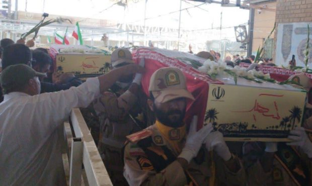 شمیم عطر ۳۴ شهید گمنام دفاع مقدس بار دیگر فضای مهران را عطرآگین کرد شمیم عطر ۳۴ شهید گمنام دفاع مقدس بار دیگر فضای مهران را عطرآگین کرد