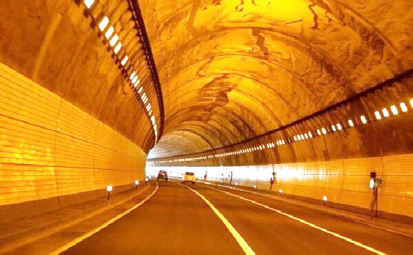 مدیرکل راه و شهرسازی استان ایلام خبر داد؛ حفاری ۸۰۰ متر از تونل دوم آزادی در محور ایلام-کرمانشاه