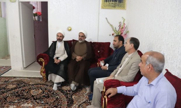 حجت الاسلام والمسلمین کریمی تبار در دیدار با خانواده های معظم شهدا: خانواده های معظم شهدا بر گردن همه حق دارند حجت الاسلام والمسلمین کریمی تبار در دیدار با خانواده های معظم شهدا: خانواده های معظم شهدا بر گردن همه حق دارند