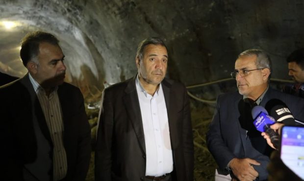 افتتاح تونل دوم آزادی ۱۳ پیچ خطرناک را حذف و ۴ کیلومتر از مسیر ایلام- سیروان و ایلام- چرداول را کاهش میدهد افتتاح تونل دوم آزادی ۱۳ پیچ خطرناک را حذف و ۴ کیلومتر از مسیر ایلام- سیروان و ایلام- چرداول را کاهش میدهد