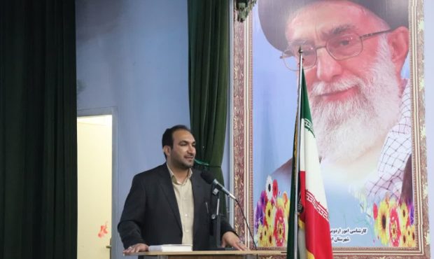 با حضور مدیرکل بنیاد شهید و امور ایثارگران استان ایلام؛ ۶۷ دانش آموز ممتاز شاهد و ایثارگر شهرستان ایلام تجلیل شدند